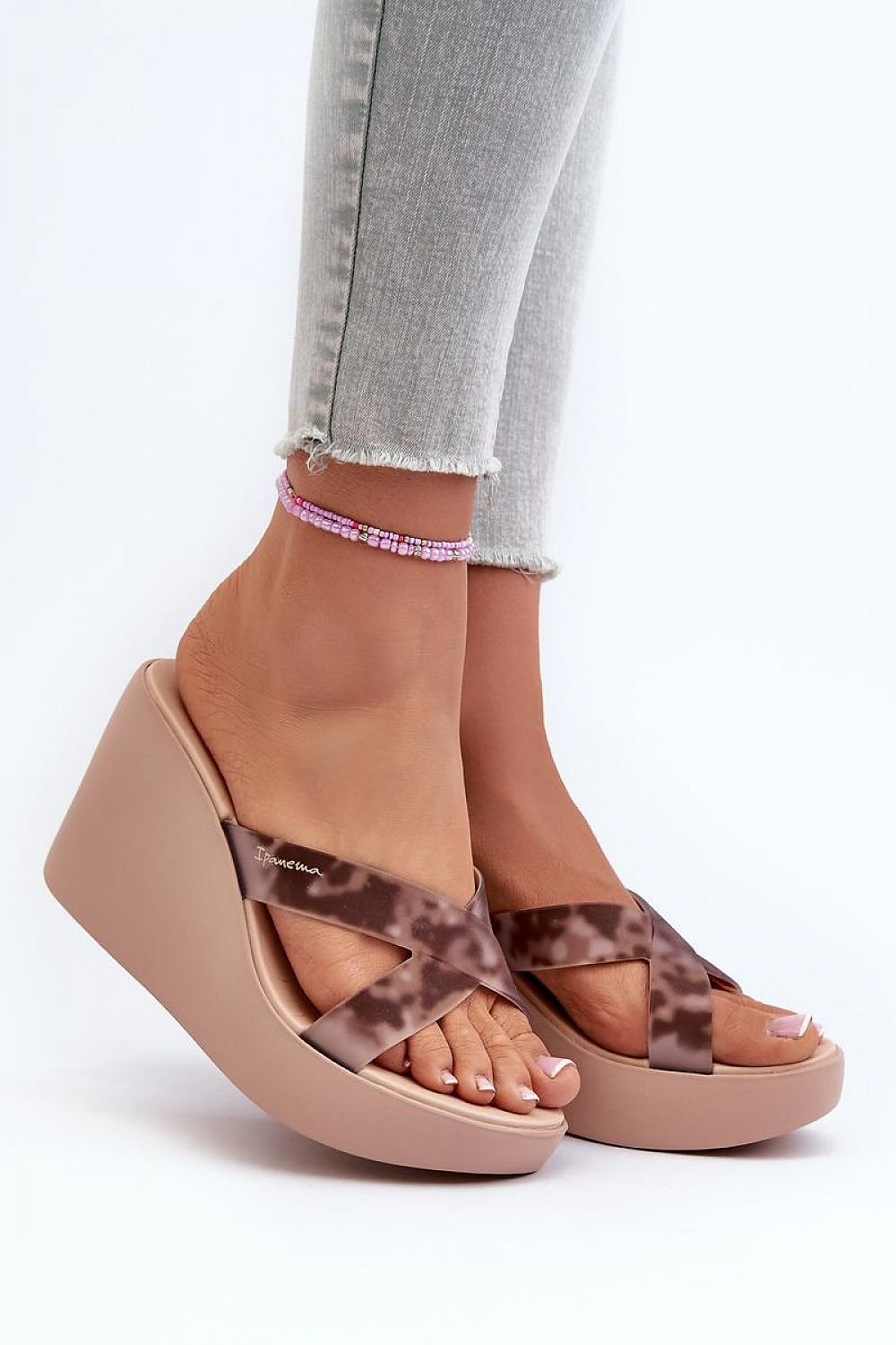 Flip-flops model 197719